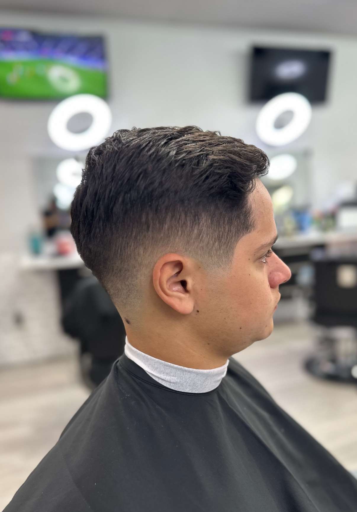 Gentlemen's haircut in west palm beach barbershop
